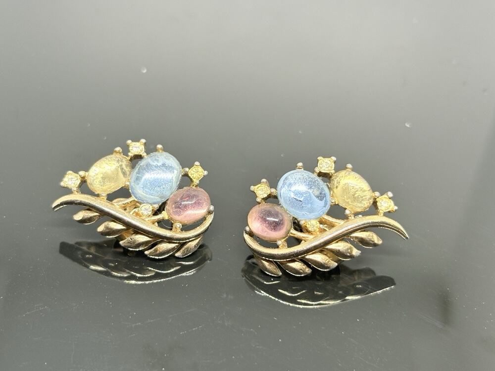 1956 CROWN TRIFARI 'REFLECTIONS' JEWELS OF FANTASY MULTICOLOR CABOCHON EARRINGS